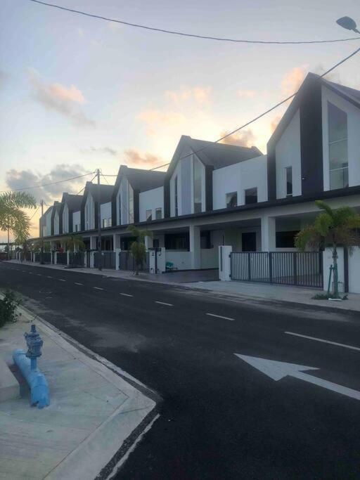 Vila French Style Comfy 现代极简法式温馨民宿 Alor Setar